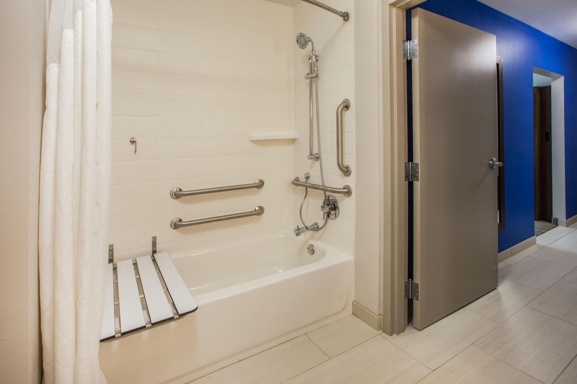 Holiday Inn Express Savannah - Gateway By Ihg Экстерьер фото